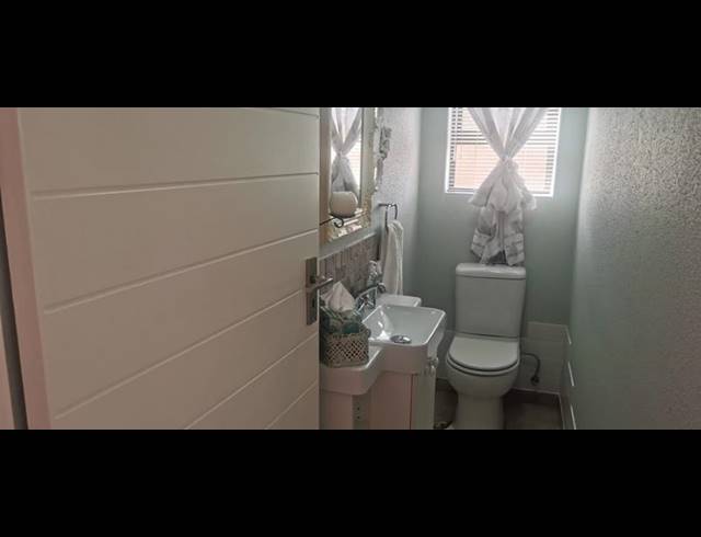 3 BEDROOM HOUSE FOR SALE IN NEWMARKET